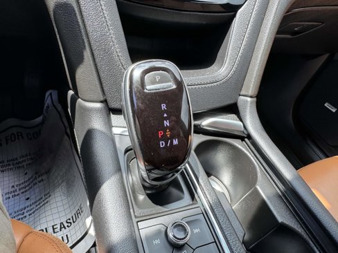 Certified 2022 Cadillac XT5 Premium Luxury image 14