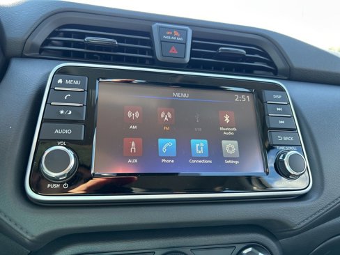 New 2025 Nissan Versa S image 25