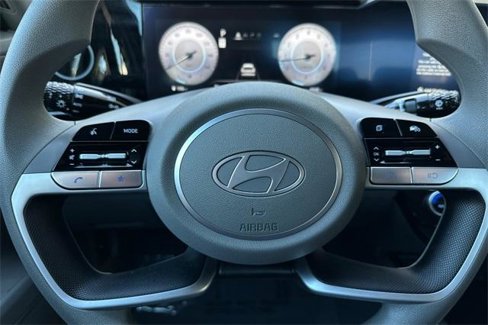 Used 2024 Hyundai Elantra SEL image 24