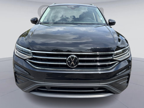 Used 2022 Volkswagen Tiguan SE image 9