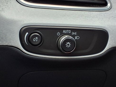 Used 2020 Chevrolet Bolt Premier w/ Infotainment Package image 19