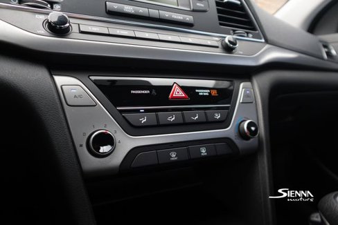 Used 2018 Hyundai Elantra SE image 20