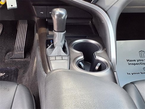 Used 2022 Toyota Camry SE image 14