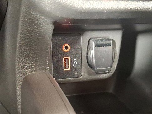 Used 2020 Nissan Versa SV image 20