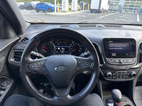 Certified 2022 Chevrolet Equinox RS w/ Infotainment Package image 14