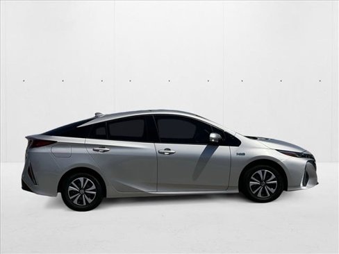 Used 2018 Toyota Prius Prime Plus image 4