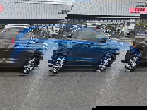 Used 2021 Kia Niro LX image 2