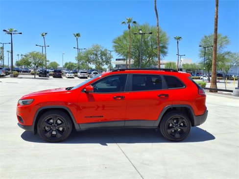 Used 2021 Jeep Cherokee Latitude Plus image 2