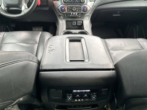 Used 2015 Chevrolet Suburban LT image 24