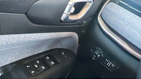 New 2025 Jeep Compass Latitude image 29