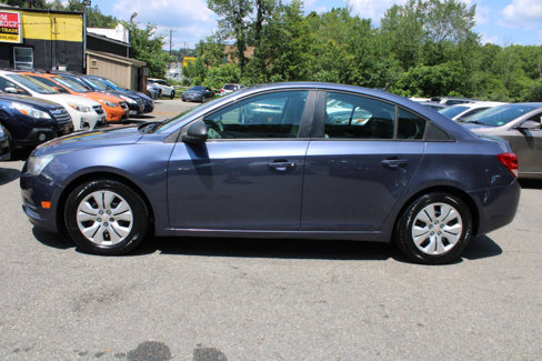 Used 2013 Chevrolet Cruze LS image 12