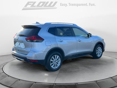 Used 2018 Nissan Rogue SV w/ Premium Package image 8