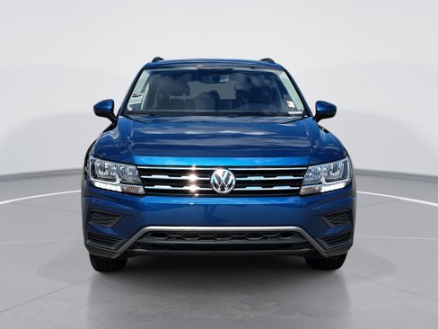 Certified 2020 Volkswagen Tiguan SE image 8
