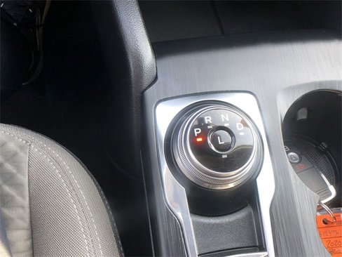 Used 2020 Ford Escape SE image 19