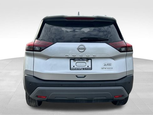 Used 2023 Nissan Rogue SV image 5