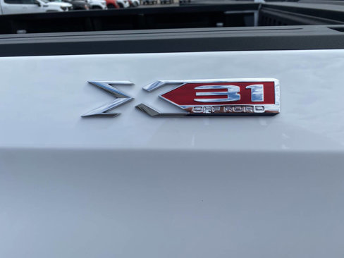 Used 2023 GMC Sierra 1500 SLE image 12