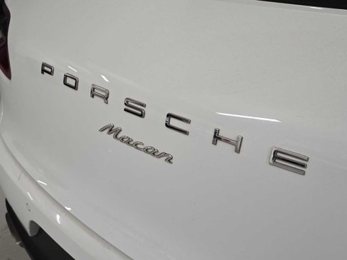 Used 2017 Porsche Macan image 13