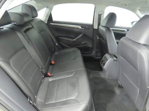 Used 2016 Volkswagen Passat 1.8T SE image 22