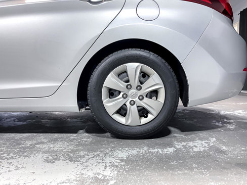 Used 2016 Hyundai Elantra SE image 11
