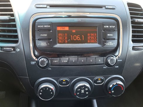 Used 2017 Kia Forte LX image 12
