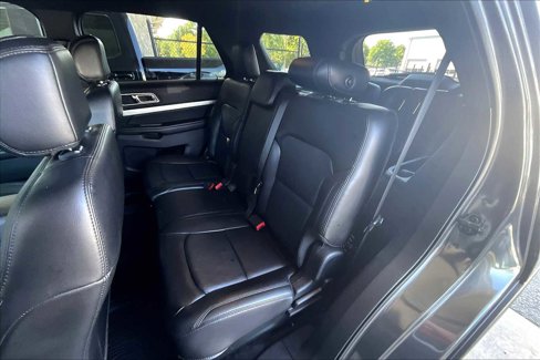 Used 2017 Ford Explorer XLT w/ Equipment Group 202A image 19