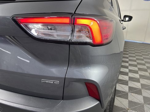 Used 2021 Ford Escape SE image 8