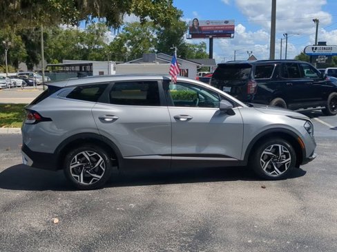 Used 2023 Kia Sportage LX image 3