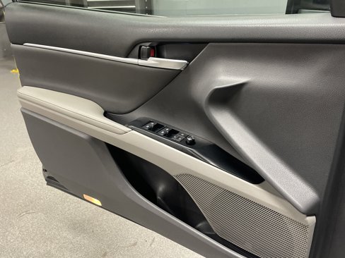 Used 2019 Toyota Camry XLE image 14