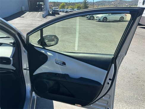 Used 2017 Toyota Prius Two image 22