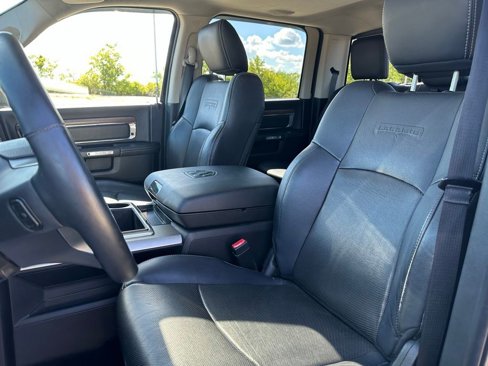 Used 2015 RAM 1500 Laramie w/ Convenience Group image 11