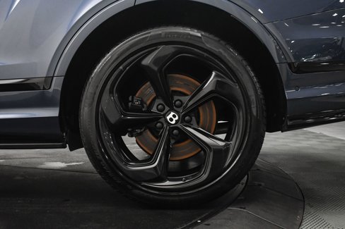 Used 2022 Bentley Bentayga image 32