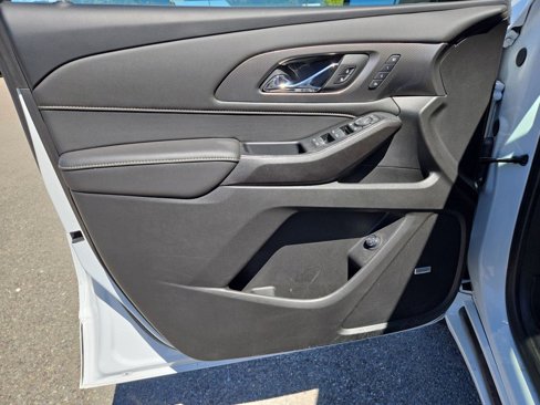 Used 2023 Chevrolet Traverse Premier image 12