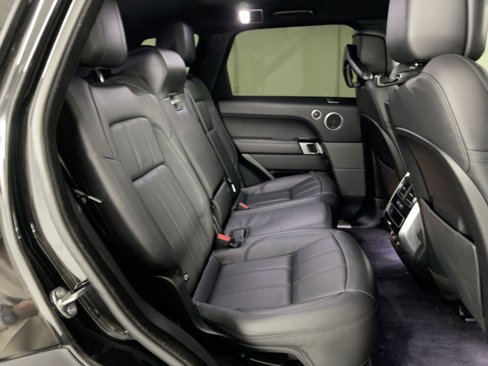 Used 2020 Land Rover Range Rover Sport HSE image 30