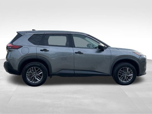 Used 2023 Nissan Rogue S image 4