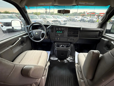 Used 2016 Chevrolet Express 2500 Extended image 14