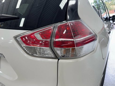 Used 2015 Nissan Rogue SV image 7