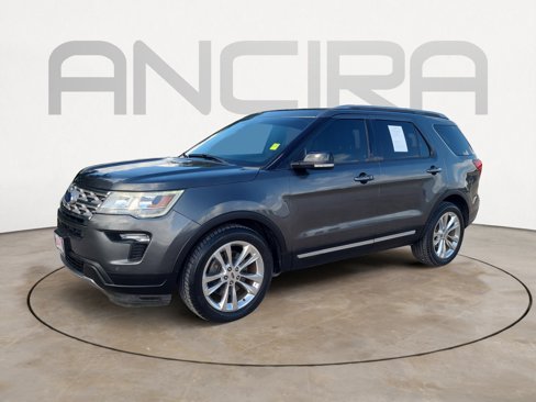 Used 2018 Ford Explorer XLT w/ Equipment Group 202A image 6