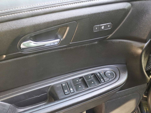 Used 2017 Chevrolet Traverse LT image 17
