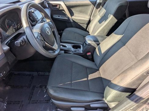 Used 2018 Toyota RAV4 LE image 15