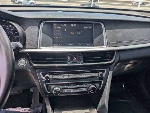 Used 2020 Kia Optima SE image 19