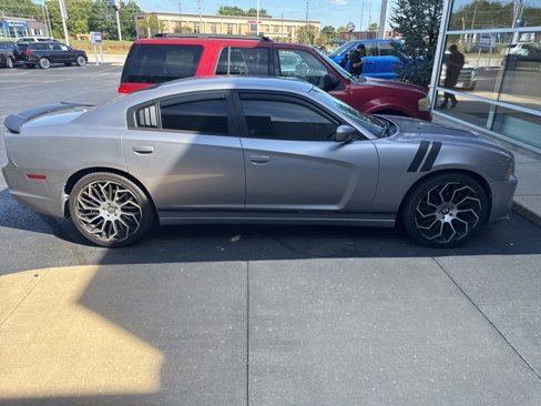 Used 2014 Dodge Charger SE image 5