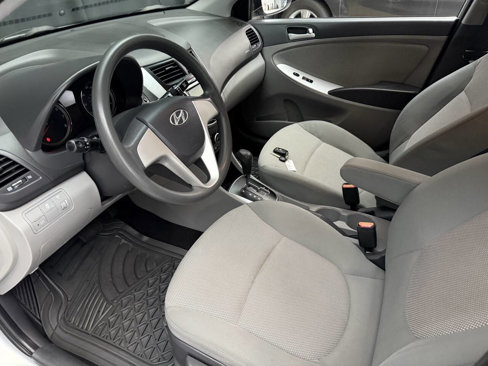 Used 2013 Hyundai Accent GLS image 31