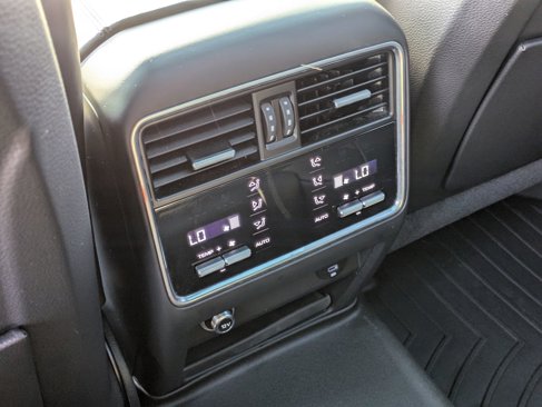 Used 2023 Porsche Cayenne image 19