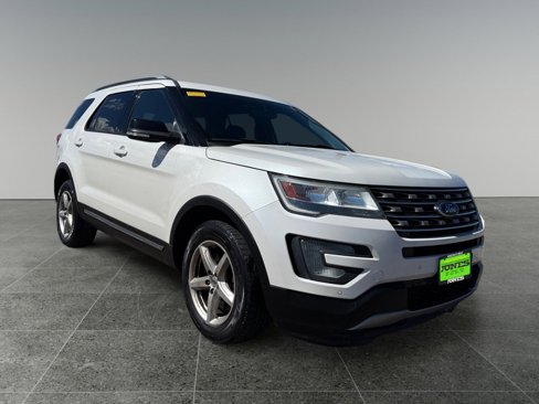 Used 2016 Ford Explorer XLT w/ Equipment Group 202A image 9
