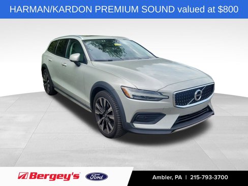 Used 2020 Volvo V60 T5 Cross Country w/ Protection Package image 1