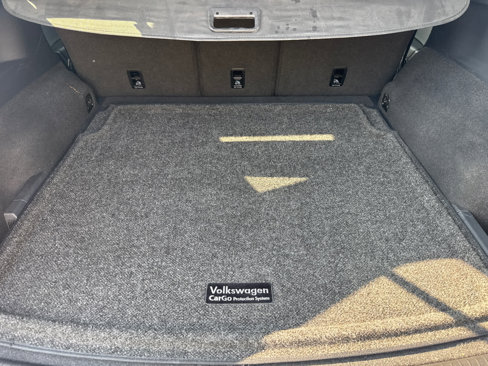 Used 2021 Volkswagen Tiguan SE w/ Panoramic Sunroof Package image 19
