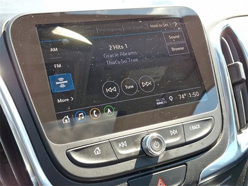 Used 2021 Chevrolet Equinox LT image 18