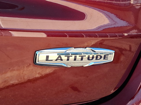 Used 2022 Jeep Compass Latitude image 30