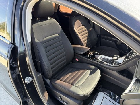 Used 2015 Ford Fusion SE image 21
