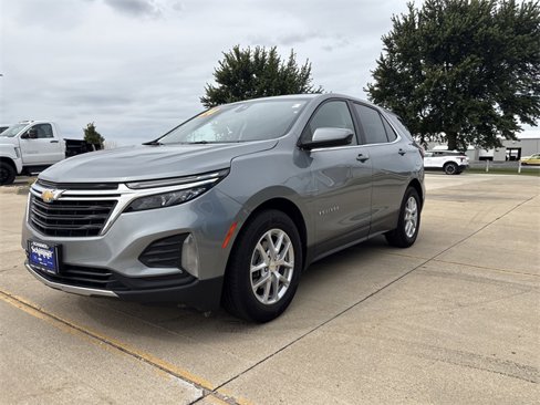 Used 2024 Chevrolet Equinox LT image 3
